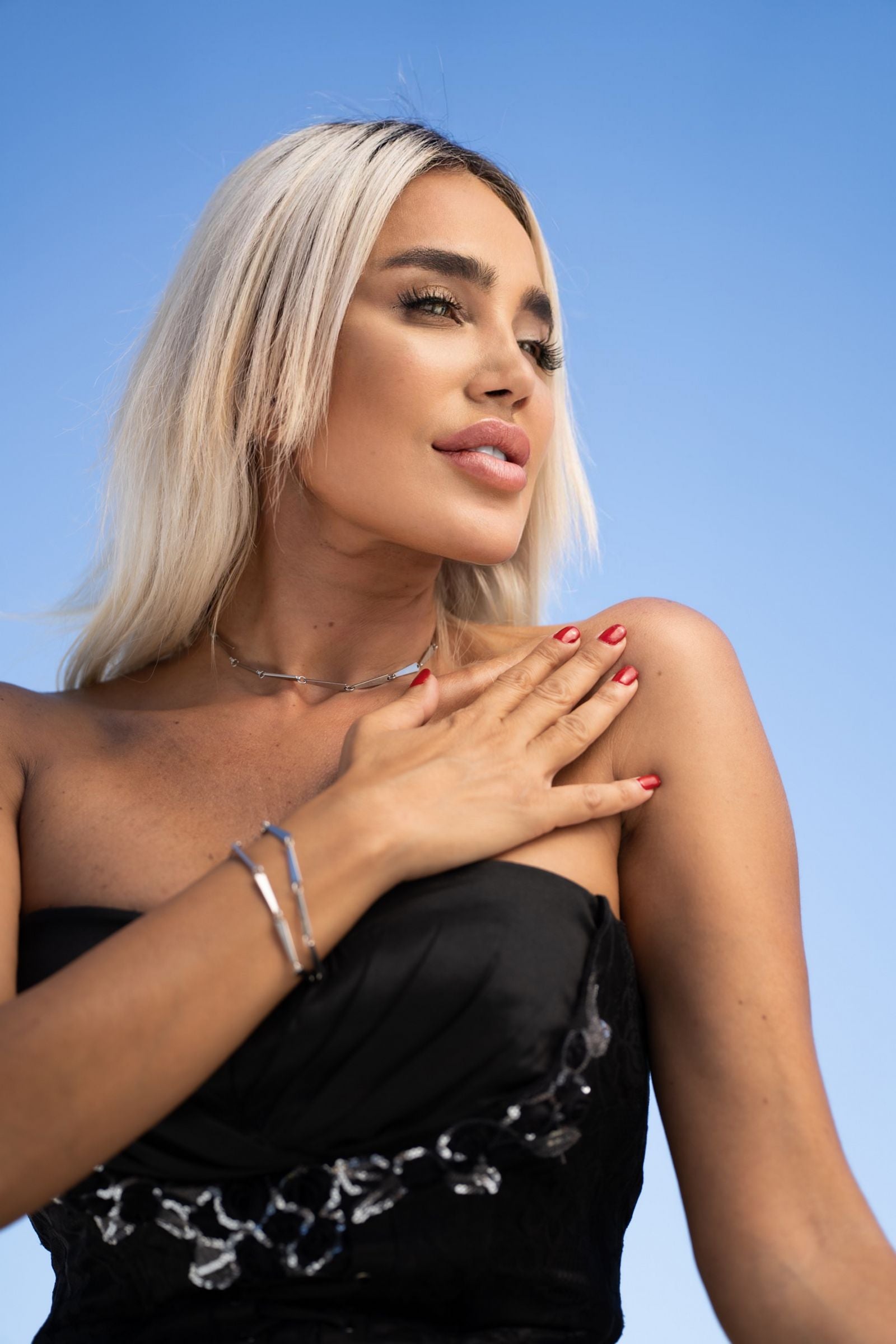 Dazzling Bar Chain Necklace